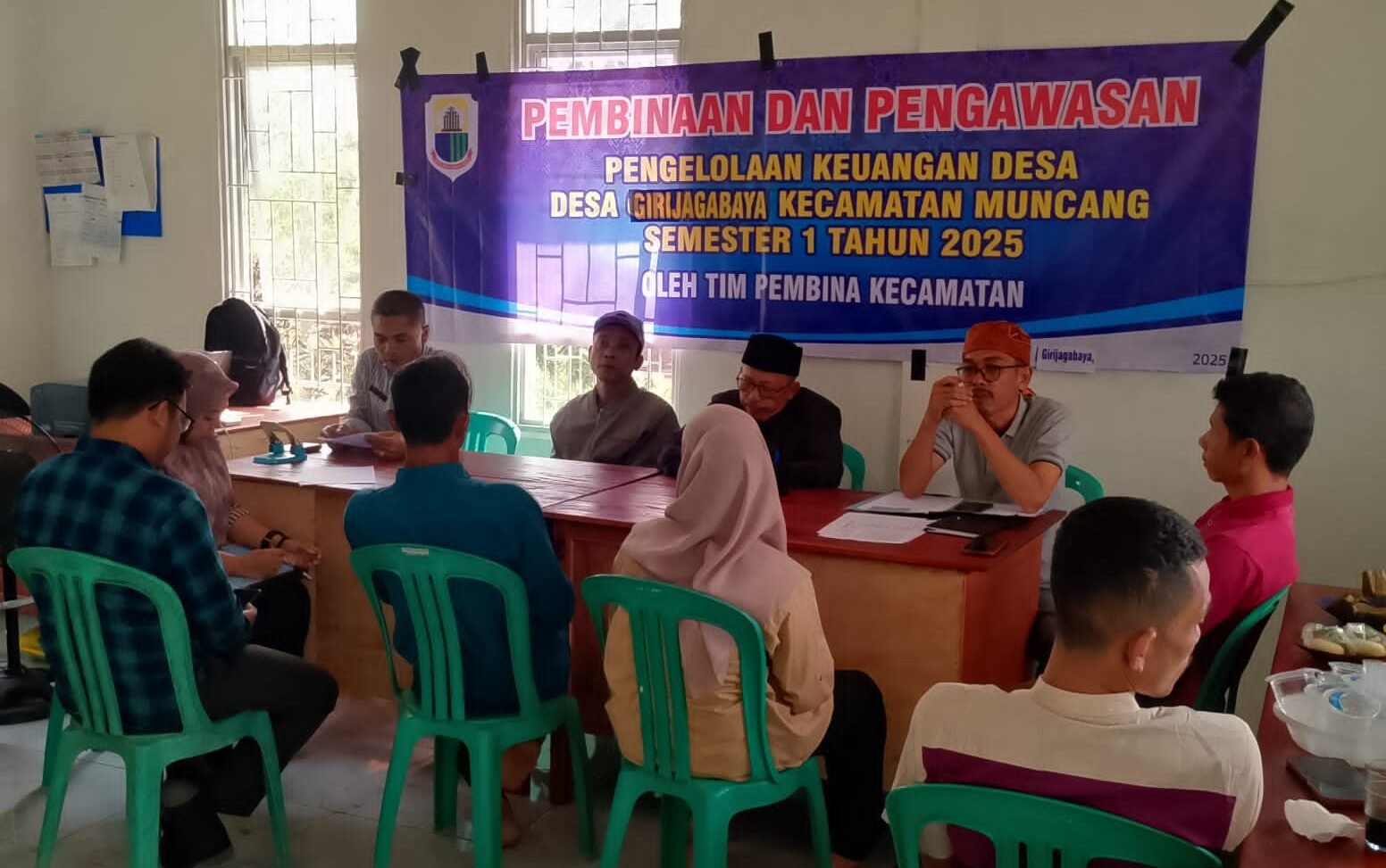 Pemdes Girijagabaya Bersama Tim Kecamatan Gelar Rapat  Pengawasan dan Pembinaan Pengelolaan Keuangan Desa