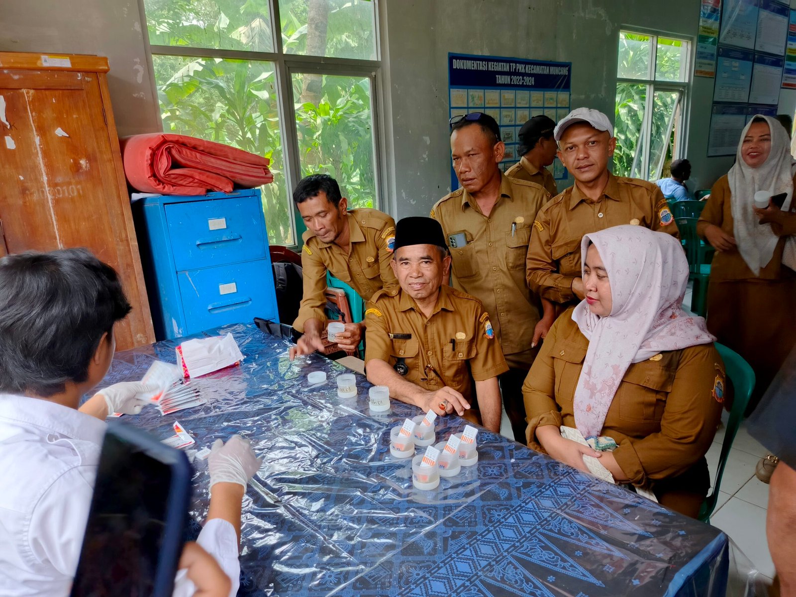 Tes Urine Massal 2025: Pemdes Cikarang Tegas Cegah Penyalahgunaan Narkoba di Lingkungan Pemerintahan Desa