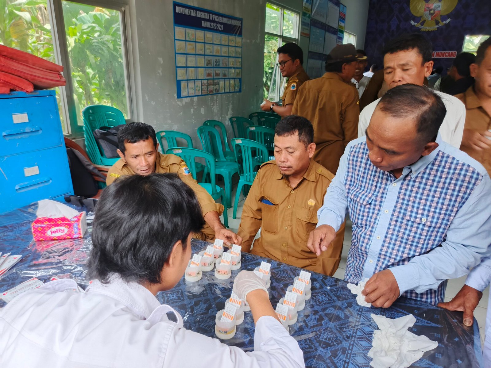 Tes Urine Massal 2025 – Aksi Super Tegas Pemdes Sindangwangi: Perangkat Desa se-Kecamatan Muncang Komitmen Anti Narkoba