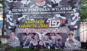 Ormas RGPI Lebak Pasang Banner Hari Jadi Kabupaten Lebak ke-197 di Plaza Kadu Agung