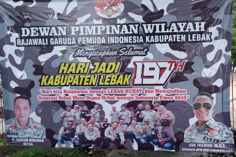 Ormas RGPI Lebak Pasang Banner Hari Jadi Kabupaten Lebak ke-197 di Plaza Kadu Agung