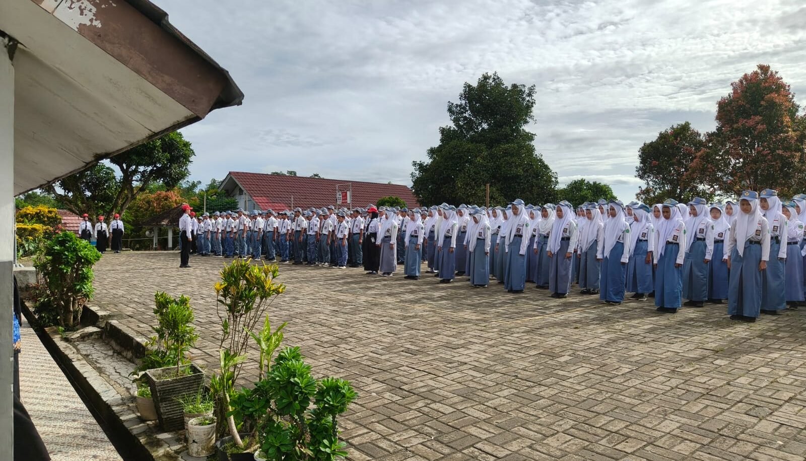 SMA Negeri 1 Muncang Gelar Upacara Hari Pahlawan, Tanamkan Nilai Perjuangan kepada Siswa