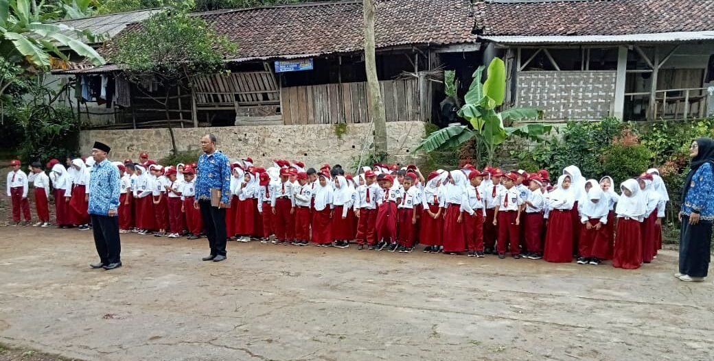 SDN 1 Jagaraksa di Lebak Gelar Upacara Hari Pahlawan Penuh Makna Semangat Nasionalisme