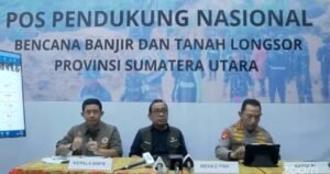 Langkah Cepat Menko PMK dan Kapolri Tangani Bencana Siklon Tropis di Sumatera