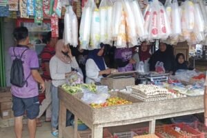 Harga Sembako di Pasar Ciminyak Naik Jelang 1 Ramadhan 1447 Hijriah