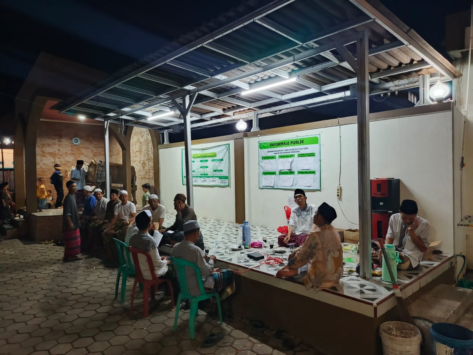 Warga Kampung Muncang Semarakkan Malam Takbiran di Masjid Arrohman