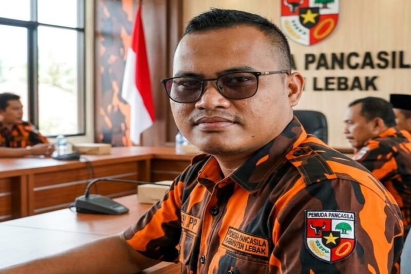 Humas Pemuda Pancasila Kabupaten MPC Lebak, Linggar Gultor Babega, saat menyampaikan sikap resmi terkait dugaan intimidasi terhadap wartawan dan polemik aktivitas galian tanah di Kecamatan Sajira.