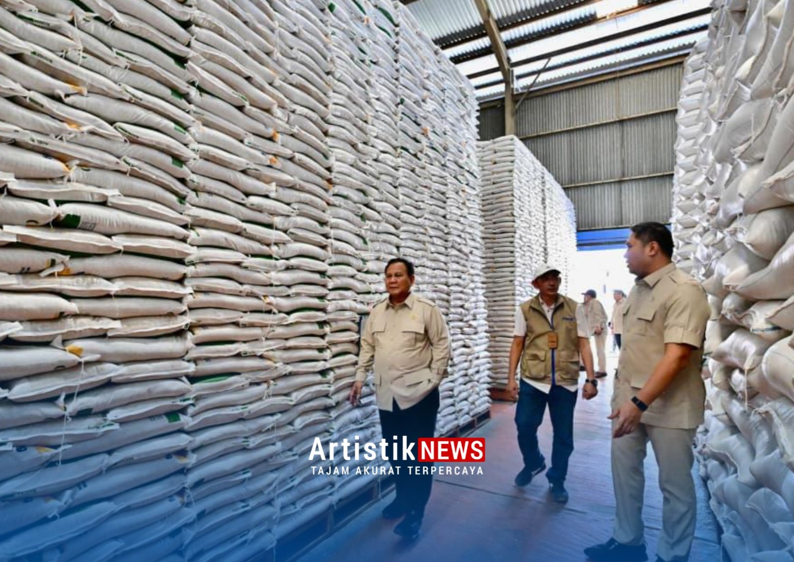 Presiden Prabowo Subianto Pastikan Langsung Kesiapan Cadangan Pangan Lewat Sidak Gudang Bulog Magelang