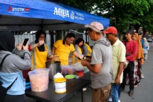 Kapolres Lebak Pimpin Kegiatan Jum’at Berkah dengan Pembagian Makanan Gratis