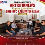 Ketua DPC GRIB Jaya Kabupaten Lebak, Aki Uding, menerima kunjungan jajaran media dalam upaya memperkuat informasi publik yang bermanfaat bagi masyarakat. (Istimewa).