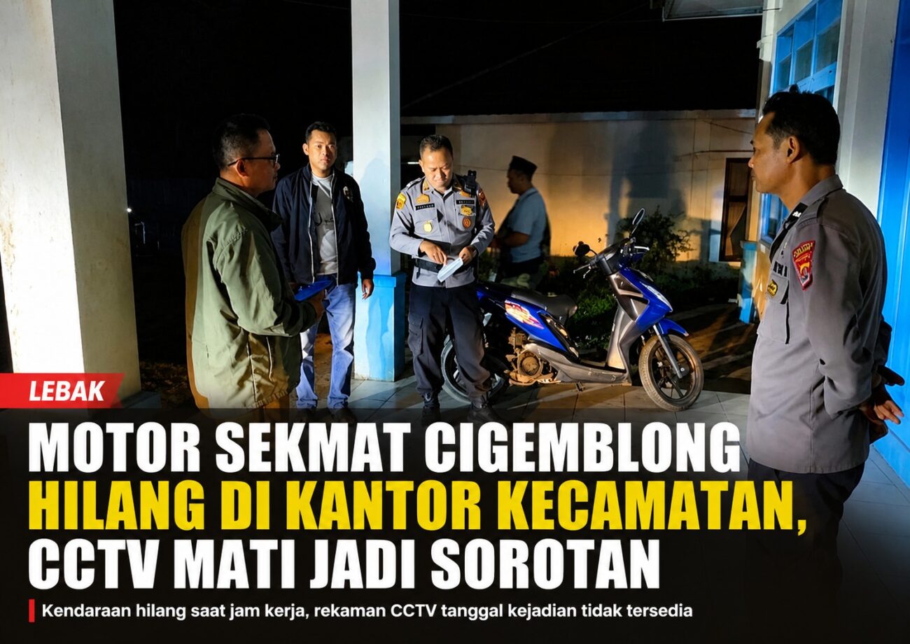 Polisi melakukan pengecekan lokasi hilangnya sepeda motor milik Sekmat Cigemblong di Kantor Kecamatan Cigemblong, Kabupaten Lebak. (Istimewa)