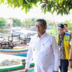 Gubernur Banten Andra Soni Tinjau Pengerukan Sungai Cibanten untuk Pengendalian Banjir di Karangantu