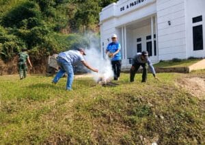 Kegiatan Gotong Royong Jumat Bersih di Desa Pasireurih bertujuan menjaga kebersihan dan kenyamanan lingkungan. (Istimewa)