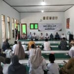 Forum LKS Kabupaten Lebak berkolaborasi dengan Sentra Galih Pakuan Bogor dan Dinas Sosial Kabupaten Lebak menggelar sunatan massal gratis bagi anak-anak di Kecamatan Muncang. (Istimewa)