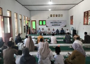 Forum LKS Kabupaten Lebak berkolaborasi dengan Sentra Galih Pakuan Bogor dan Dinas Sosial Kabupaten Lebak menggelar sunatan massal gratis bagi anak-anak di Kecamatan Muncang. (Istimewa)