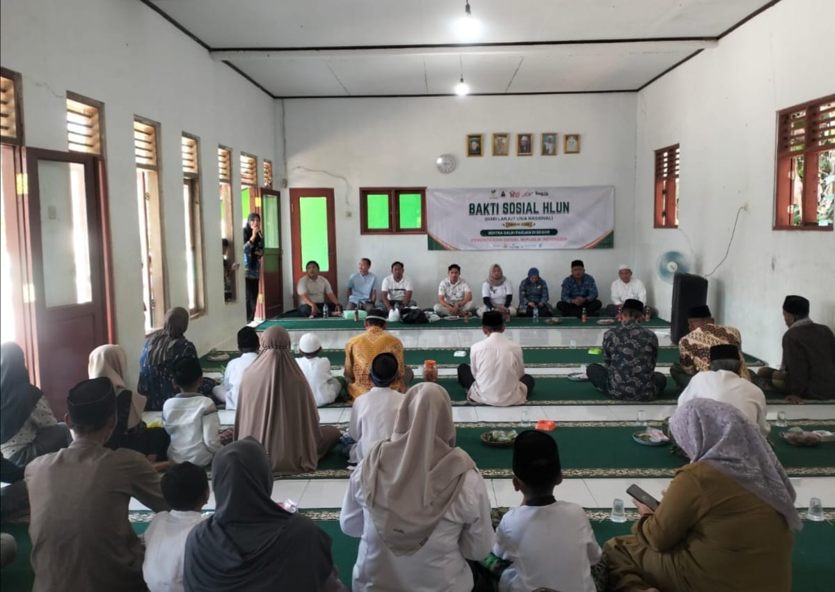 Forum LKS Kabupaten Lebak berkolaborasi dengan Sentra Galih Pakuan Bogor dan Dinas Sosial Kabupaten Lebak menggelar sunatan massal gratis bagi anak-anak di Kecamatan Muncang. (Istimewa)