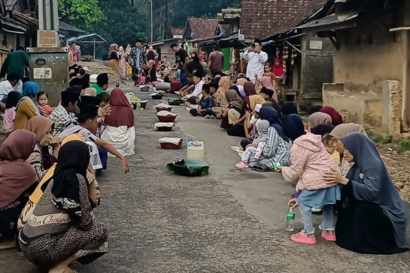 Pemdes Sindangwangi dan Warga Gelar Syukuran Tahun Baru Islam 10 Muharam