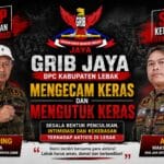Aki Uding Ketua DPC GRIB Jaya Lebak bersama Arif Wakil Ketua I saat menyampaikan sikap resmi organisasi