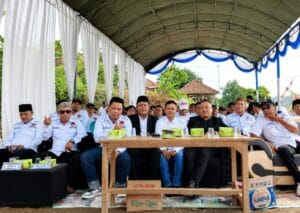 Milad ke-1 Paguyuban Cisimeut Besatu santuni 77 anak yatim di Desa Nayagati Lebak