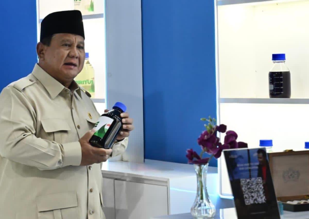 Presiden menghadiri Panen Raya Serentak di Lanud Abdulrachman Saleh, Kabupaten Malang, Jawa Timur.