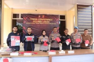 Kapolres Lebak AKBP Arninsi saat menyampaikan pengungkapan 10 kasus curanmor