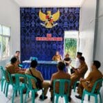 Ketua PHBN Kecamatan Muncang H Agus Salim memimpin rapat persiapan HUT Ke-81 RI bersama panitia di Aula Kantor Kecamatan Muncang.