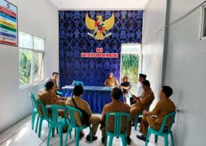 Ketua PHBN Kecamatan Muncang H Agus Salim memimpin rapat persiapan HUT Ke-81 RI bersama panitia di Aula Kantor Kecamatan Muncang.