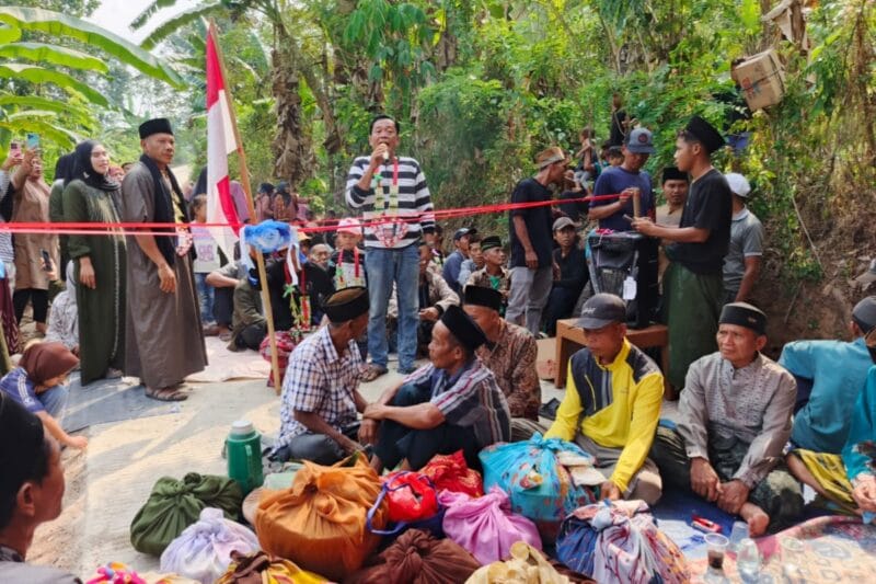 Warga Kampung Palendeng Gelar Syukuran, Jalan Rabat Beton 1.350 Meter Rampung Secara Swadaya
