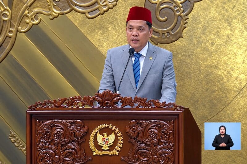 Teks Foto: Komjen Suyudi Ario Seto calon Kapolri mengikuti uji kelayakan di DPR RI
