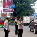 Kapolres Lebak AKBP Arninsi bersama personel Satlantas dalam kegiatan Strong Point Pagi di Pos Jembatan 2.