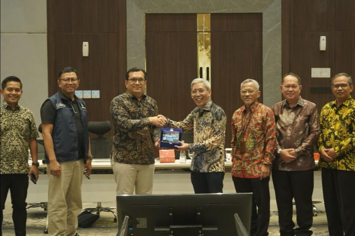 Kunjungan kerja Kemenko Perekonomian ke Kawasan Industri Terpadu Batang untuk meninjau investasi dan konektivitas logistik.